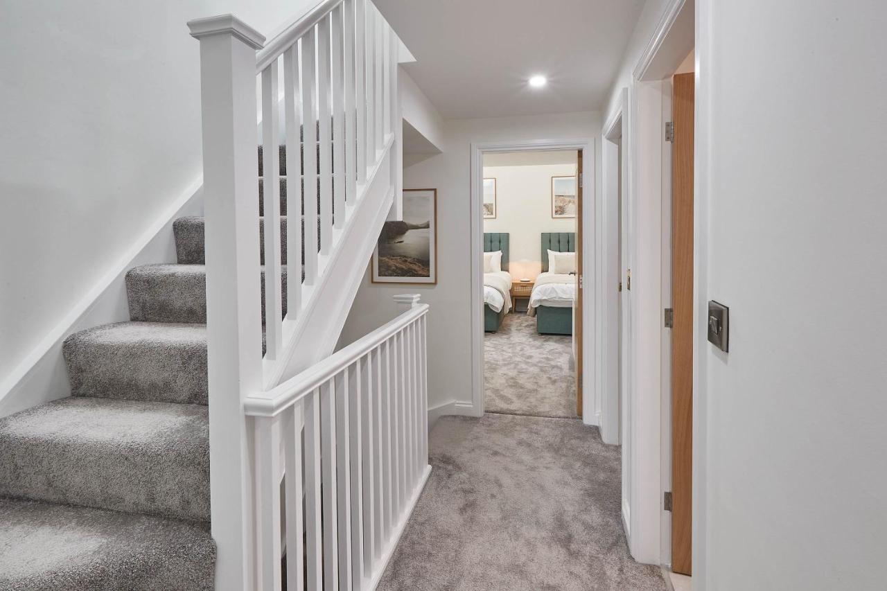 Host & Stay - Coastal Townhouse วิทบี ภายนอก รูปภาพ
